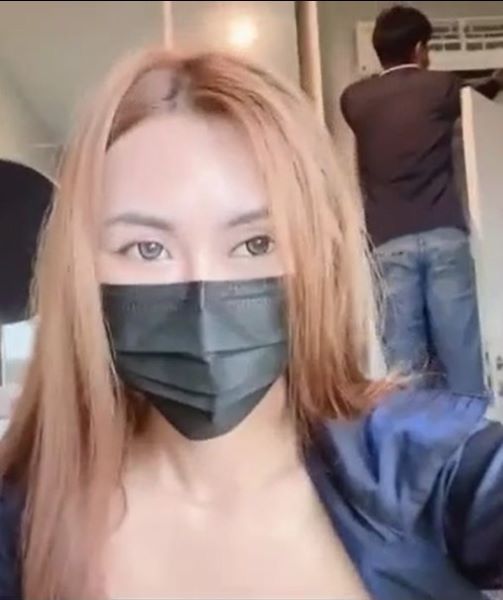 น้องจูน คลิปหลุดโอลี่แฟน juniijune324 จ้างช่างมาล้างแอร์ แก้ผ้าแอบถ่ายตัวเองโชว์นมเอาไข่สั่นยัดหี