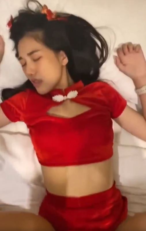 น้องดรีม Onlyfans โดนผัวหนุ่มจับเย็ดสดคาชุดสีแดง รับน้ำว่าวแทนซองอั่งเปา ndream