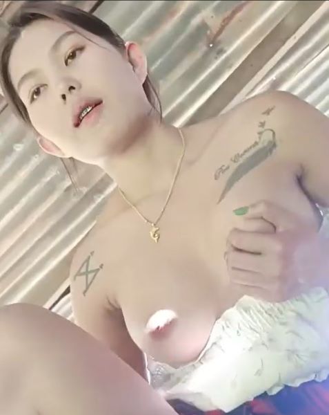 คลิปหลุด papim น้องพะพิม onlyfan หรือสาวพิมไทบ้าน เปลี่ยนบรรยากาศ เย็ดกับหนุ่มที่กระท่อมกลางนา